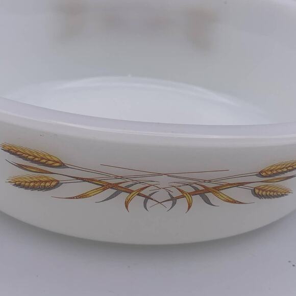 Anchor Hocking Fire-King Golden Wheat 1-1/2 Quart 467 Milk Glass Baking Dish - Picture 3 of 8
